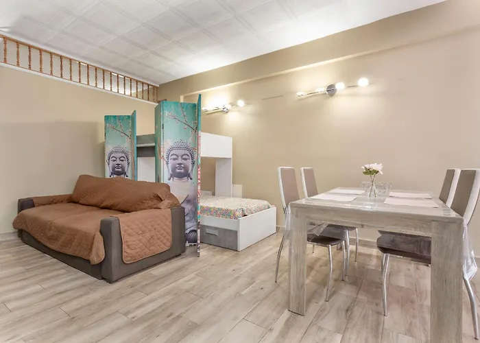 Blanco Street Apartment *